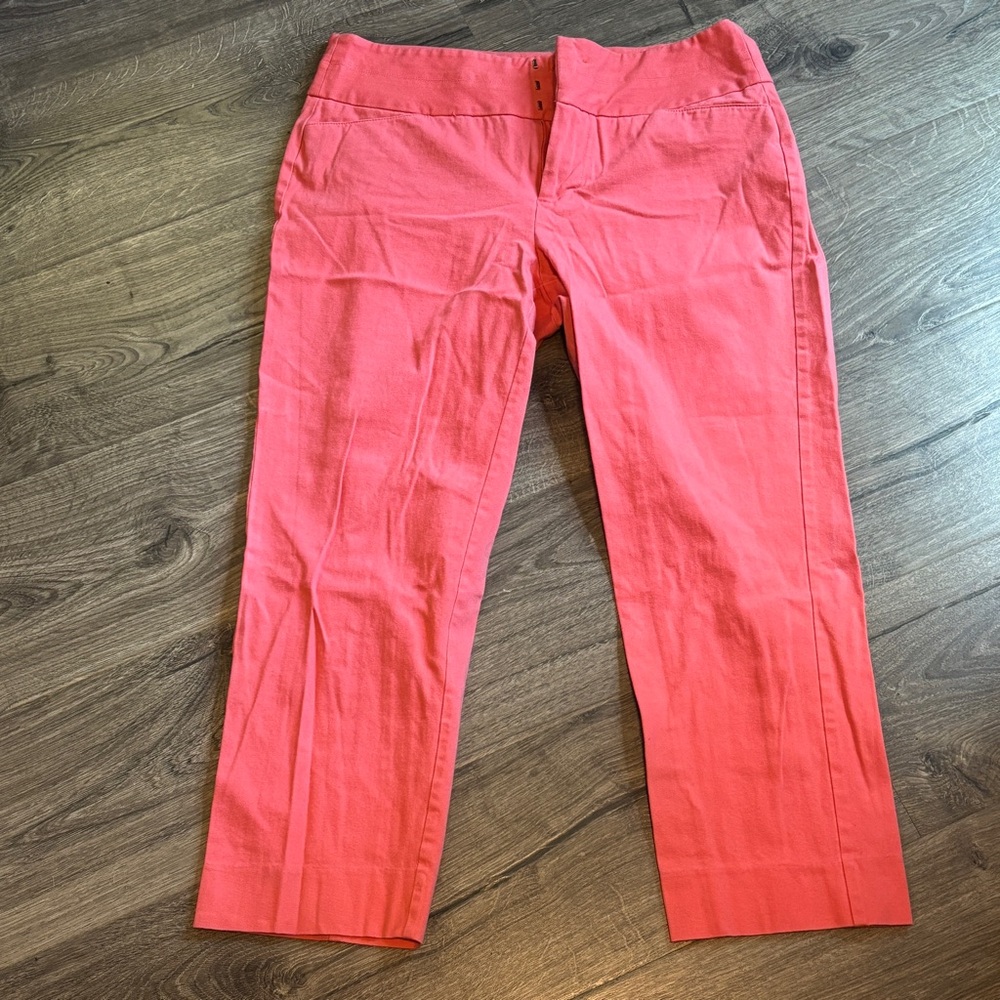 Elle Vibrant Coral Capris